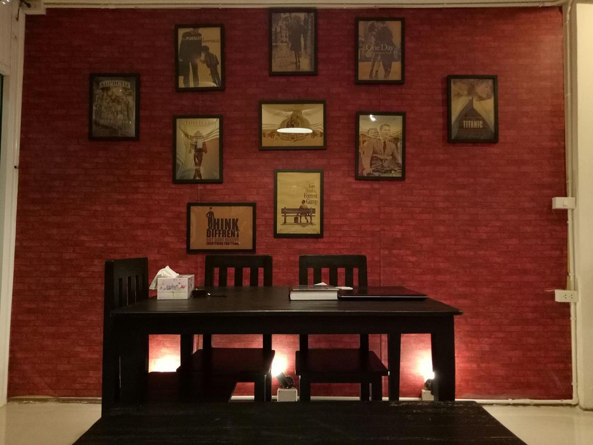 Mana Hostel Банкок Екстериор снимка