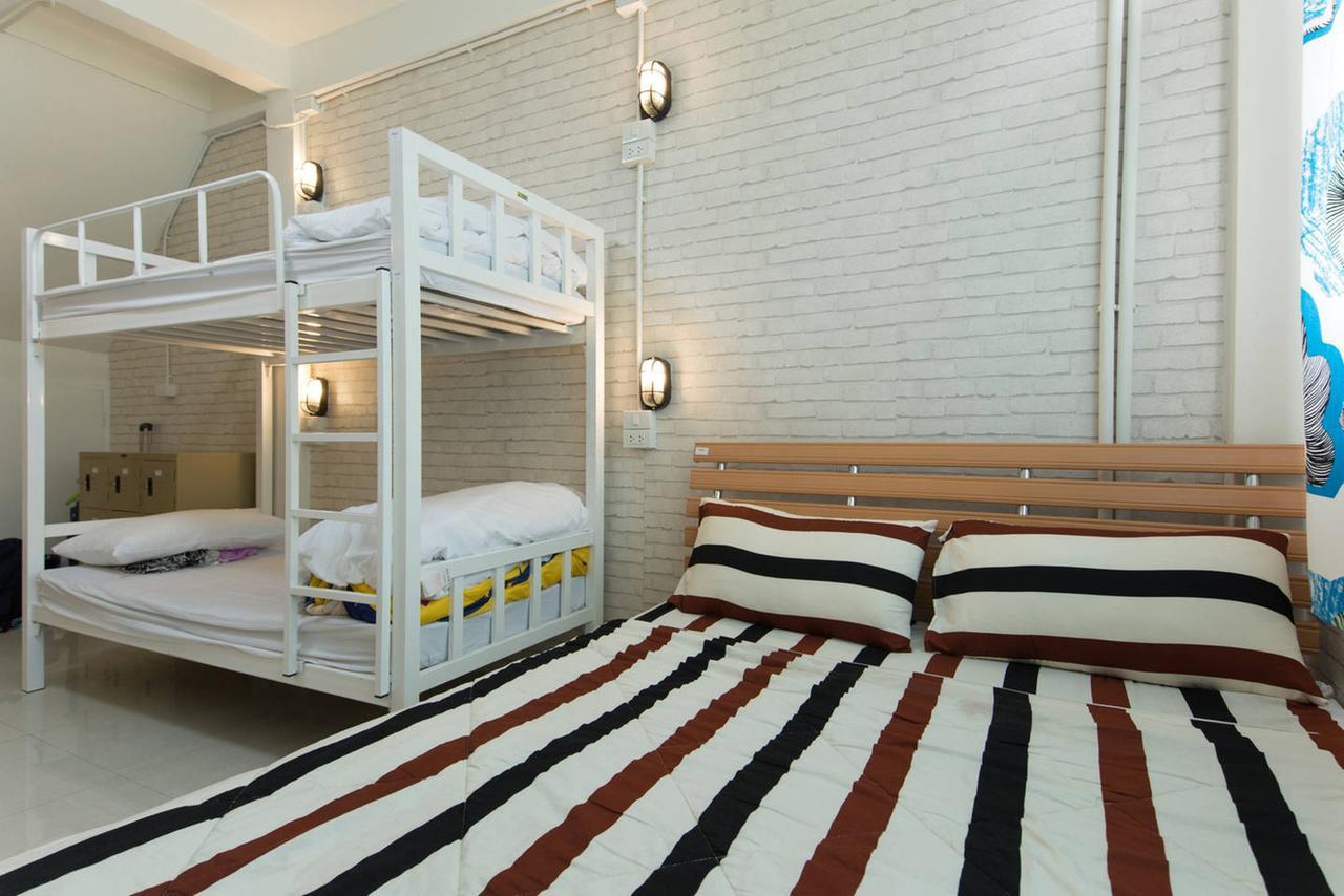 Mana Hostel Банкок Екстериор снимка